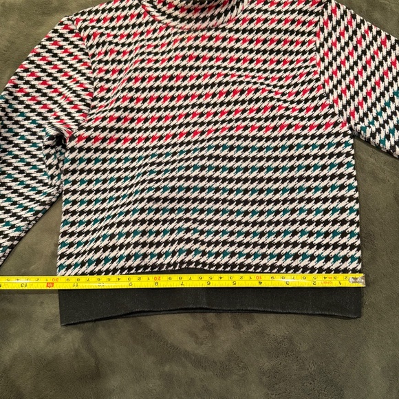 Fabletics Red and Black Houndstooth Top - Picture 7 of 8